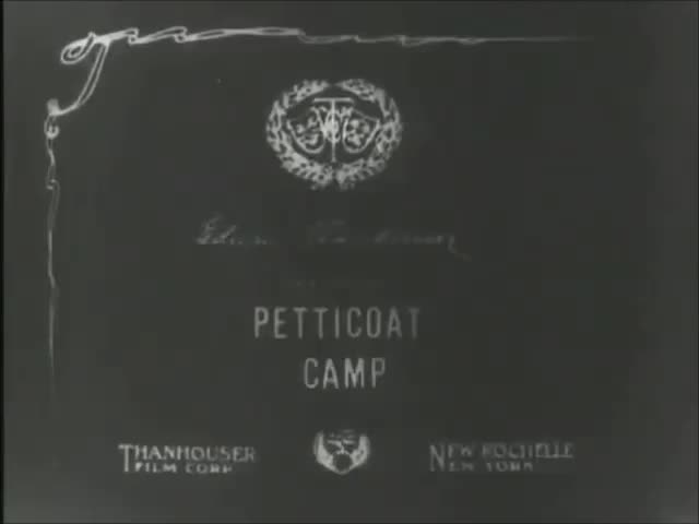 Extrait vidéo du film  Petticoat Camp